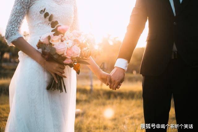 土匪涂友情：幼年丧父邻居劝他娘改嫁，发迹之后写红贴请邻居吃饭